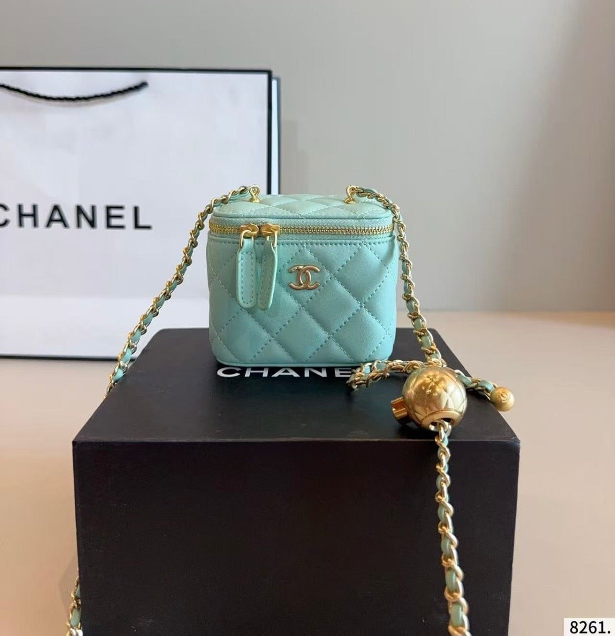 Mini vanity CC