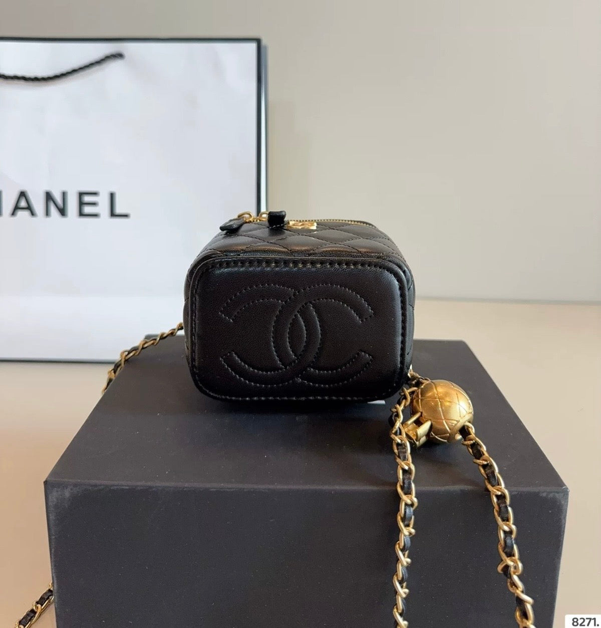 Mini vanity CC
